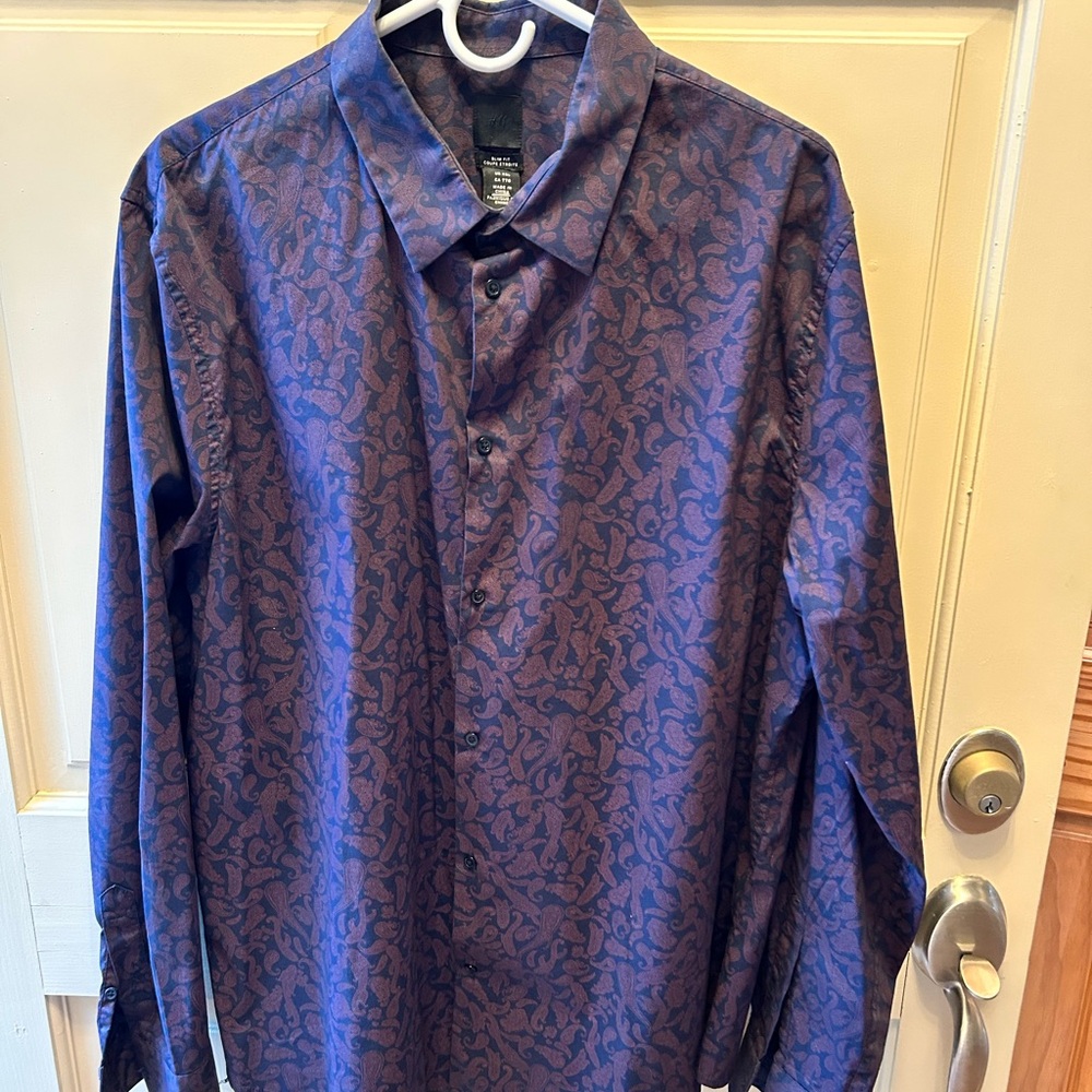 H&M Men's Blue Paisley Button-Down Shirt